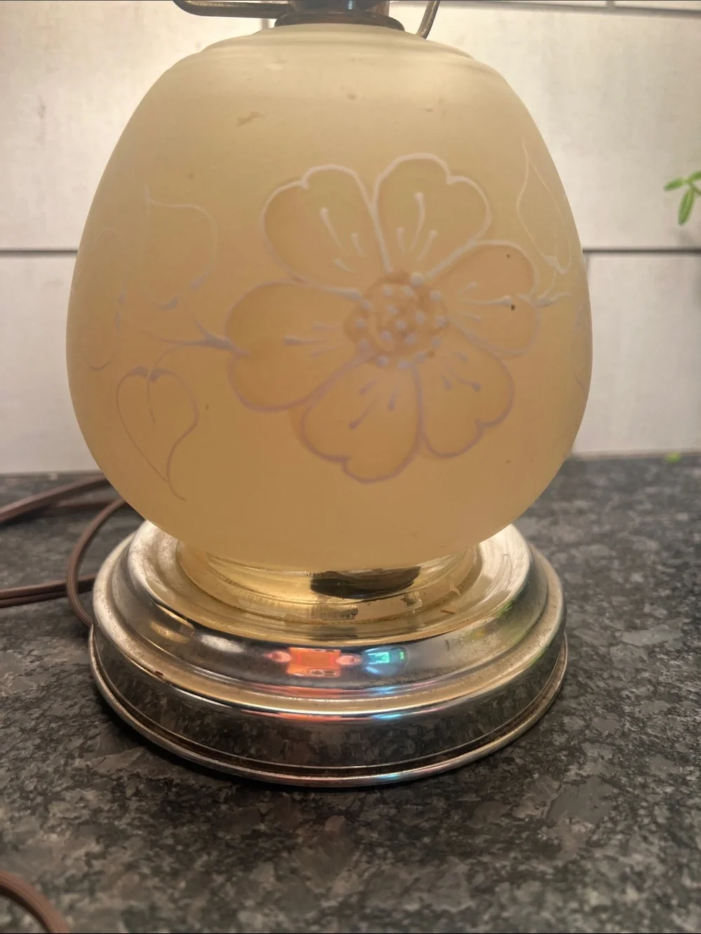 Vintage 16” Classic Cream Floral Glass Table Lamp - Hurricane lamp